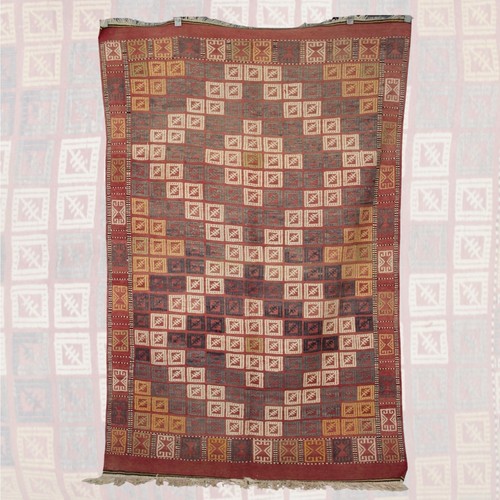 Vintage gedeckter roter kelim - roter,